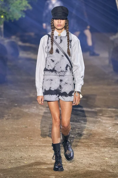 Look 63